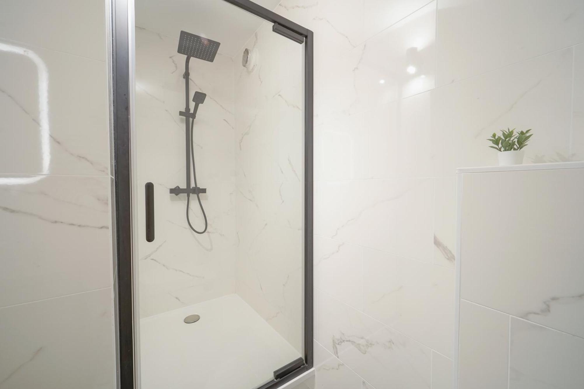 Complete 1Br With Balcony Only 5 Min. On Foot To Metro By Doorman Apartment Saint-Ouen  Exterior photo